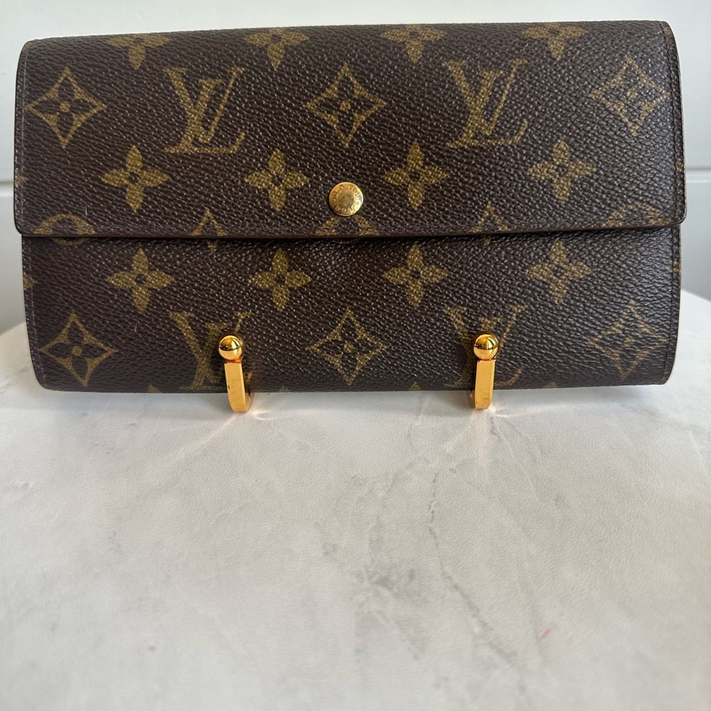 Louis Vuitton Sarah Wallet